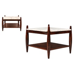 Paire de tables d'appoint modernes brésiliennes en bois de palissandre et marbre avec étagères, Celina