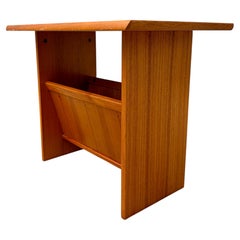 Tavolino danese in stile Mid-Century Modern / Portariviste di FBJ Mobler. Circa anni '70