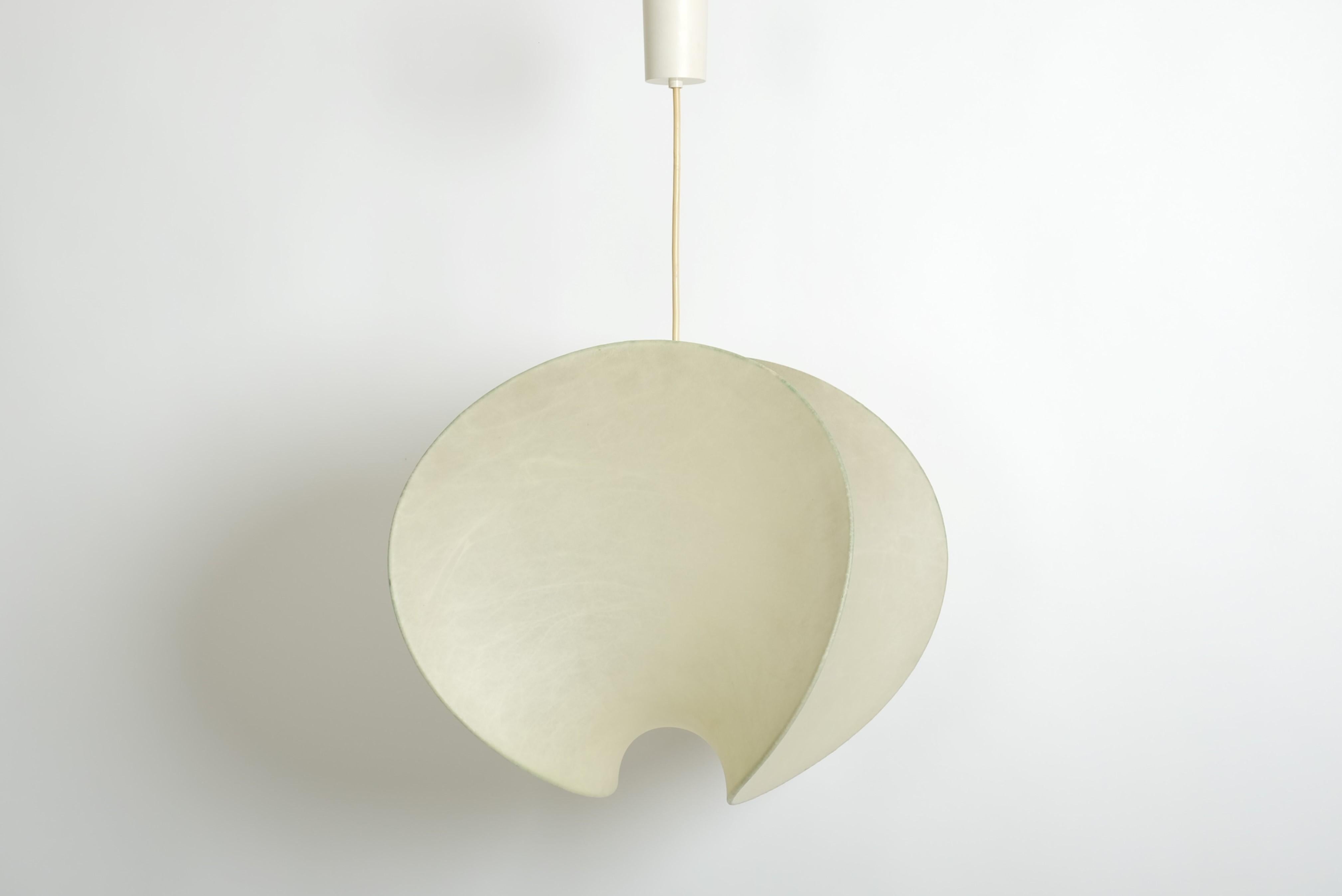 Metallo Lampada a sospensione a forma di bozzolo Orsa di Goldkant, Germania, metà del secolo 1960 in vendita