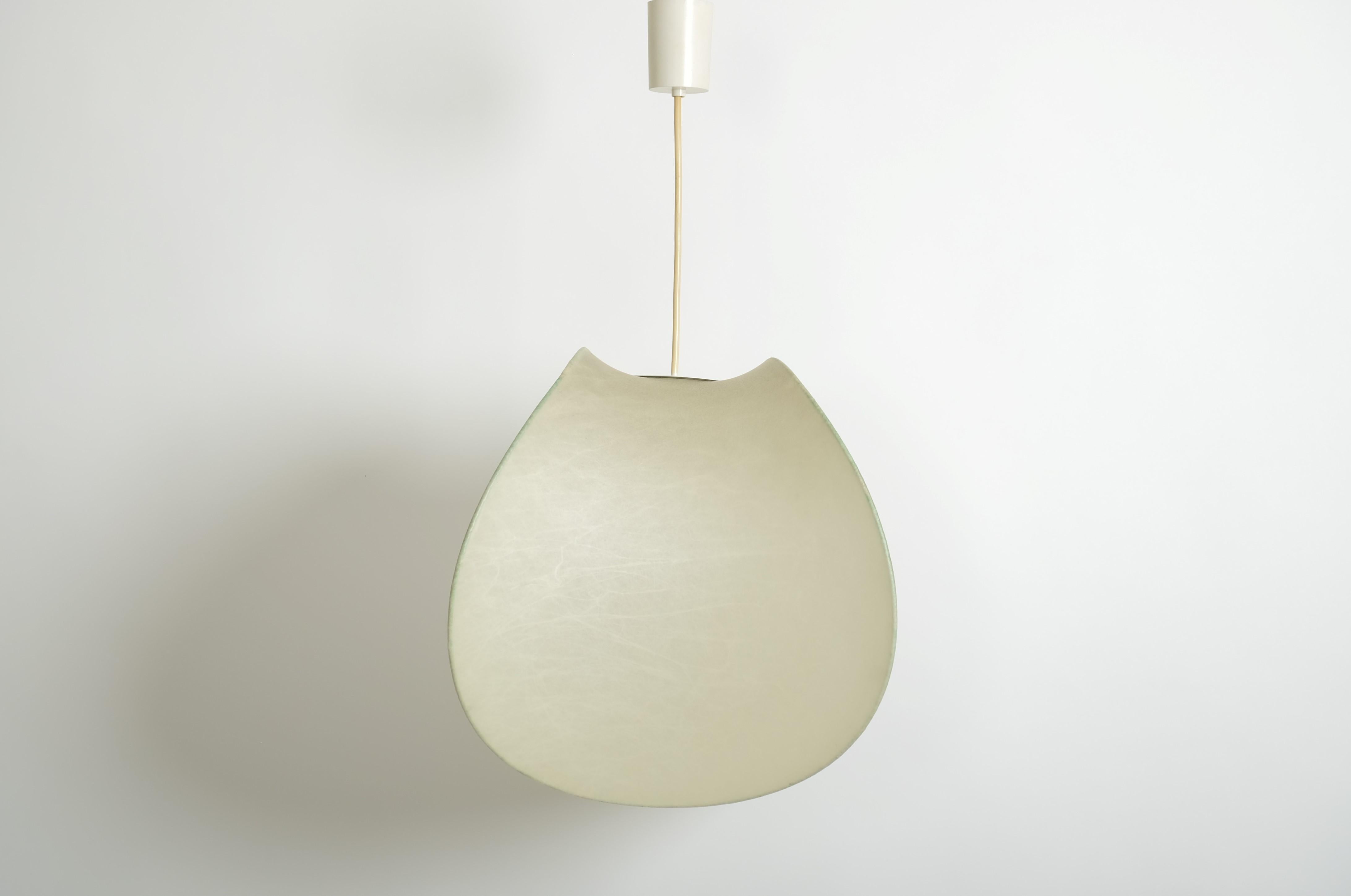 Lampada a sospensione a forma di bozzolo Orsa di Goldkant, Germania, metà del secolo 1960 in vendita 5