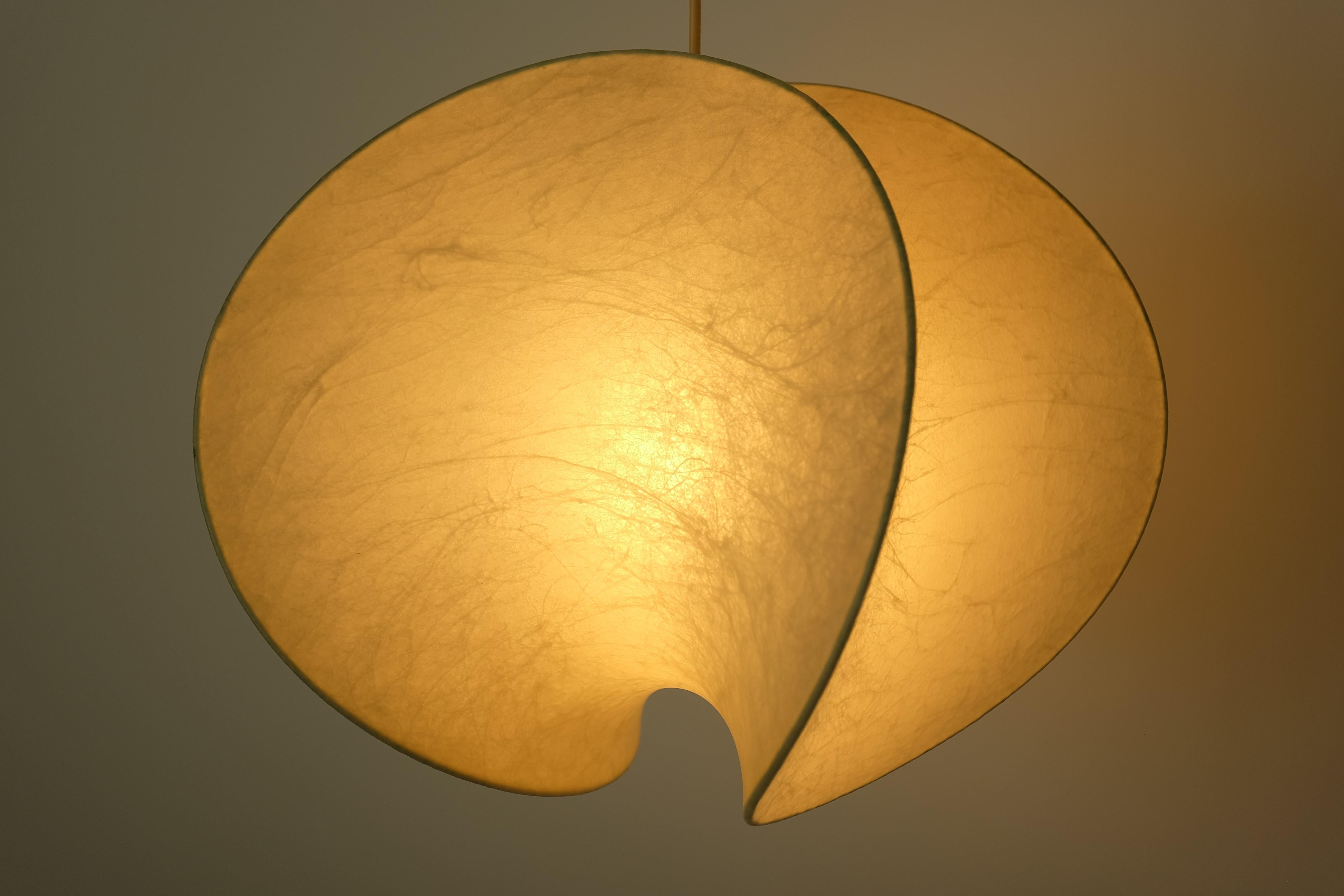 Lampada a sospensione a forma di bozzolo Orsa di Goldkant, Germania, metà del secolo 1960 in vendita 2