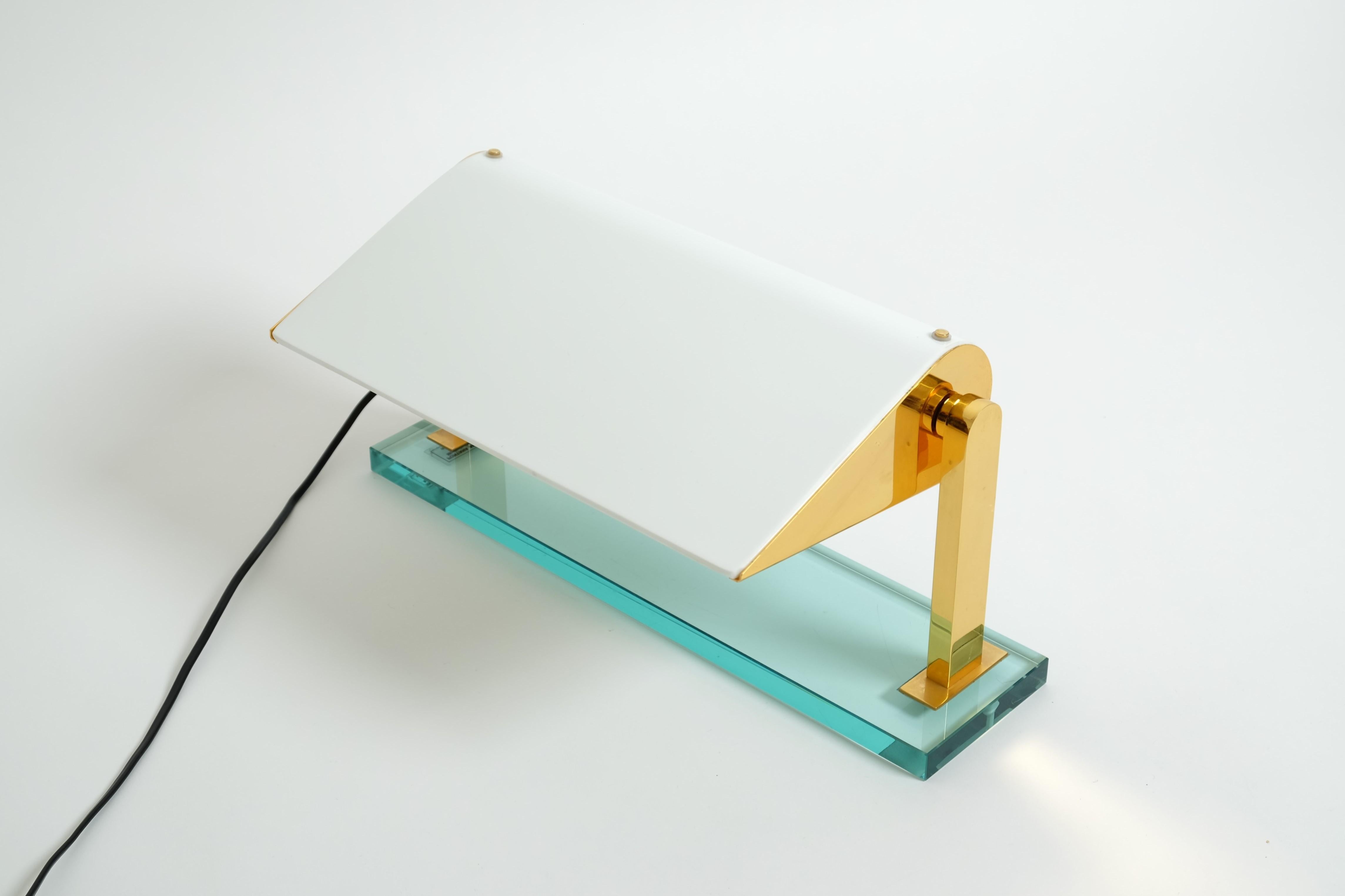 Lámpara de mesa de Pietro Chiesa para Fontana Arte Mod. 0836 Latón Vidrio, Italia Moderno de mediados de siglo en venta