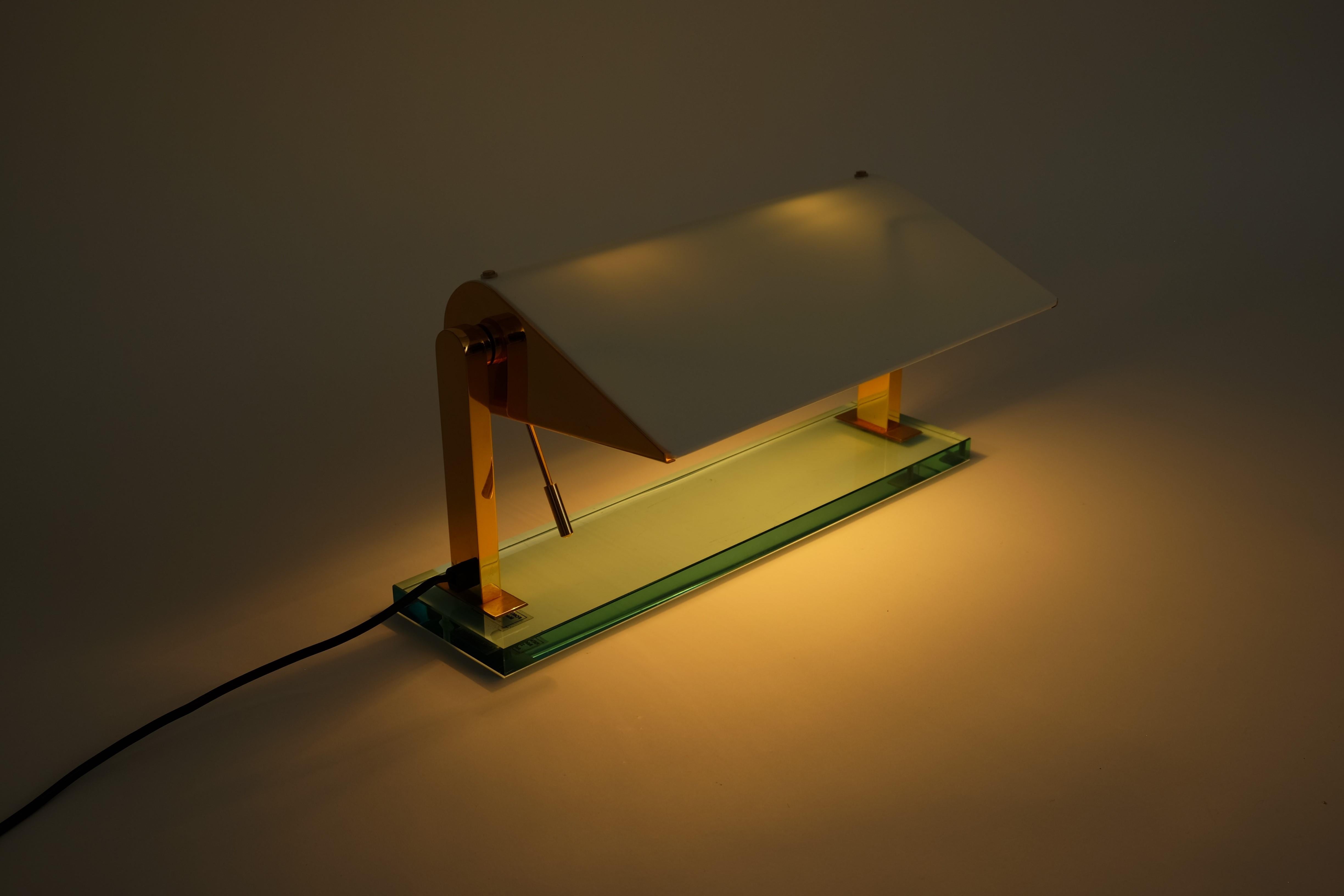 Lámpara de mesa de Pietro Chiesa para Fontana Arte Mod. 0836 Latón Vidrio, Italia en venta 8