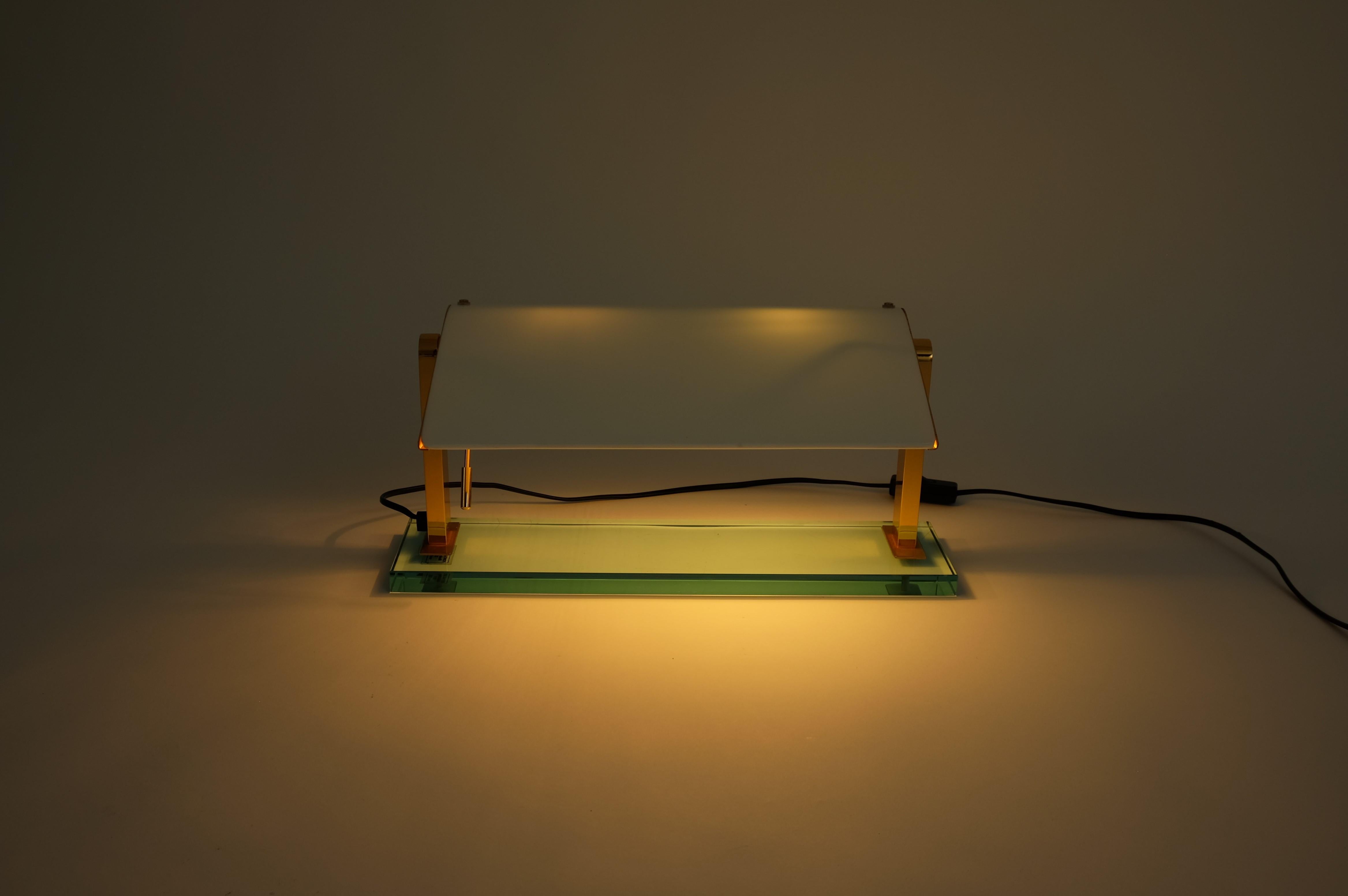 Lámpara de mesa de Pietro Chiesa para Fontana Arte Mod. 0836 Latón Vidrio, Italia en venta 10