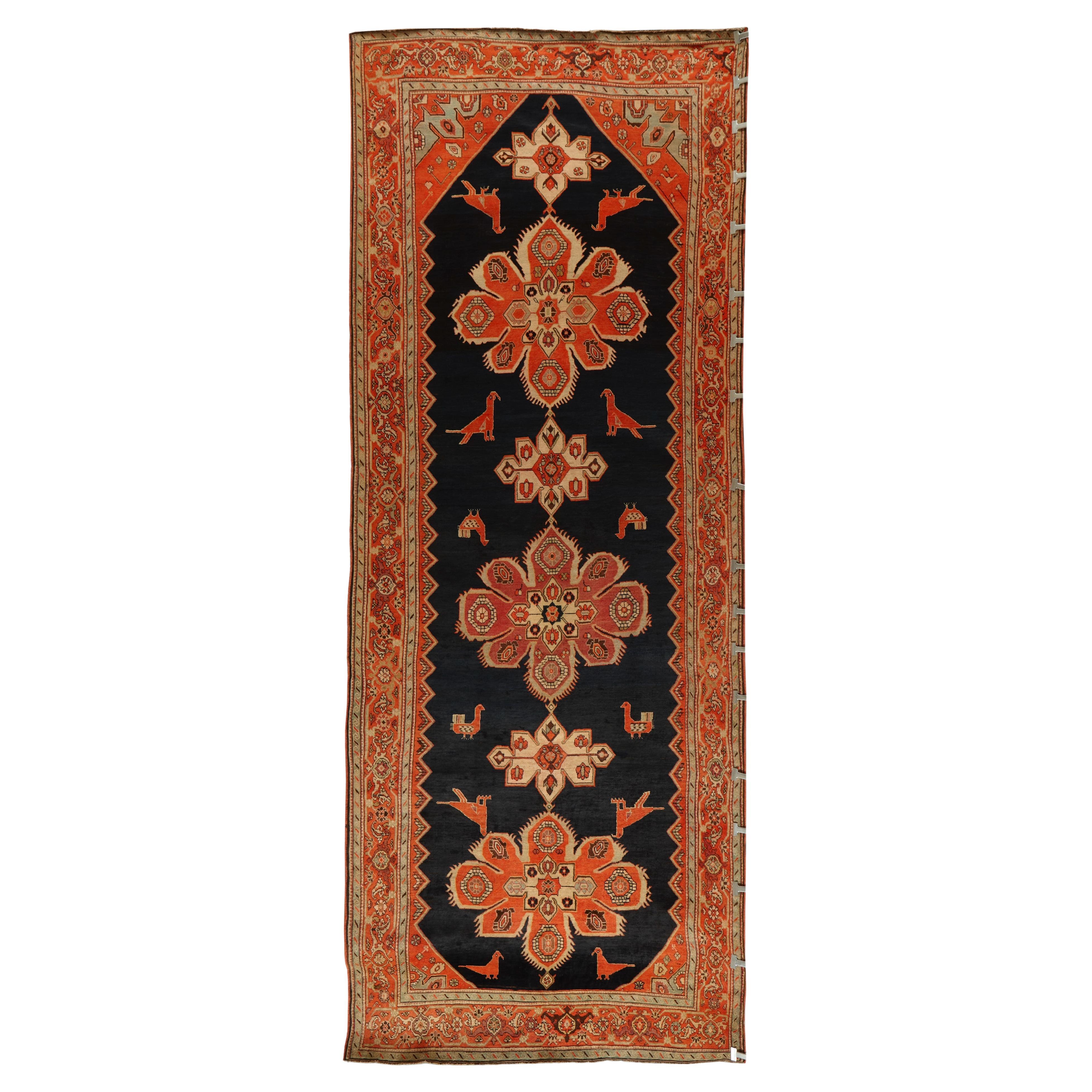 Bold Antique Karabagh Gallery Teppich
