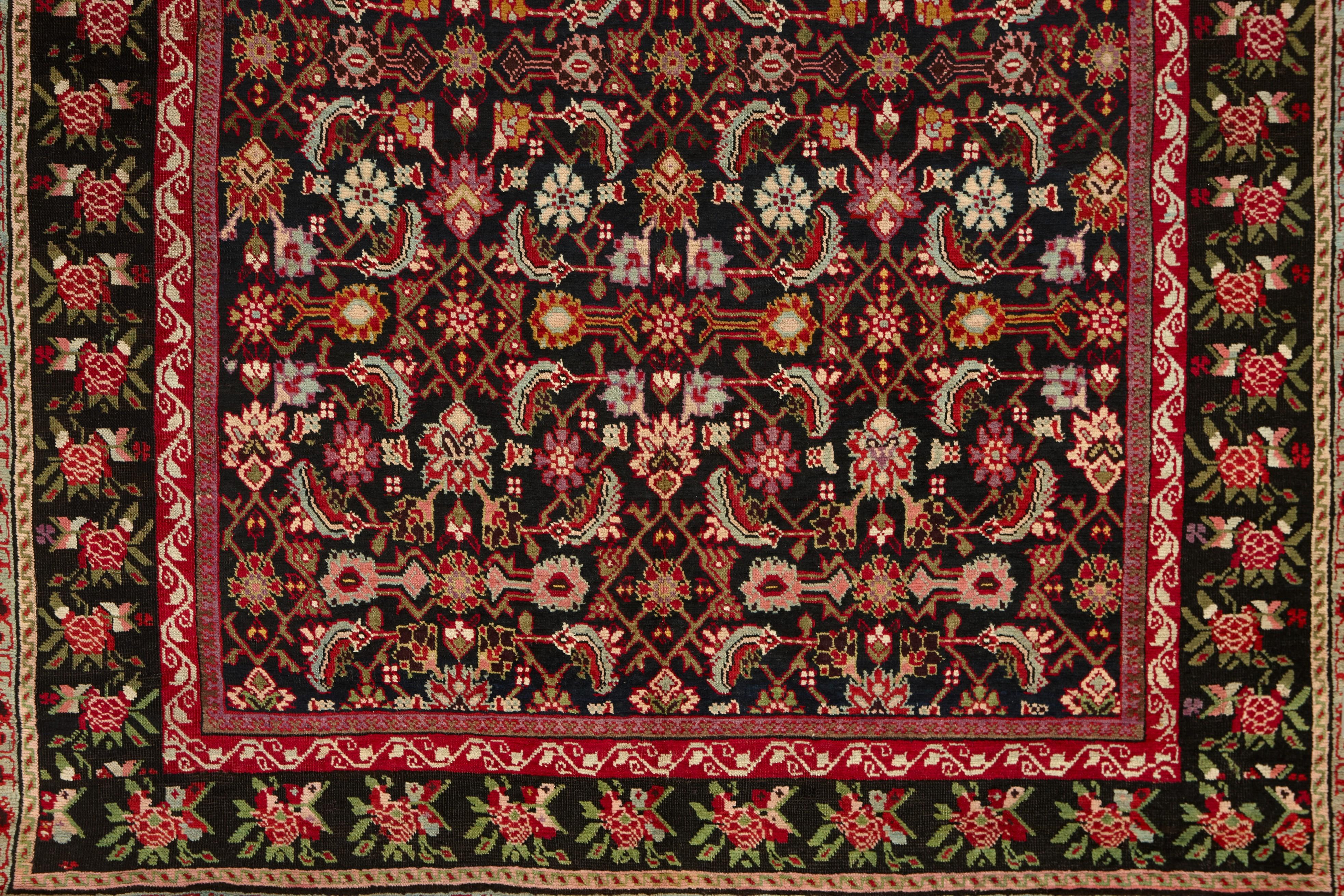 Klassischer antiker Karabagh Gallery-Teppich (Handgeknüpft) im Angebot