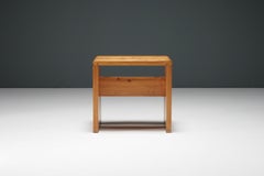 Taburete de pino elegido por Charlotte Perriand para Alpine Interiors, Francia, década de 1960