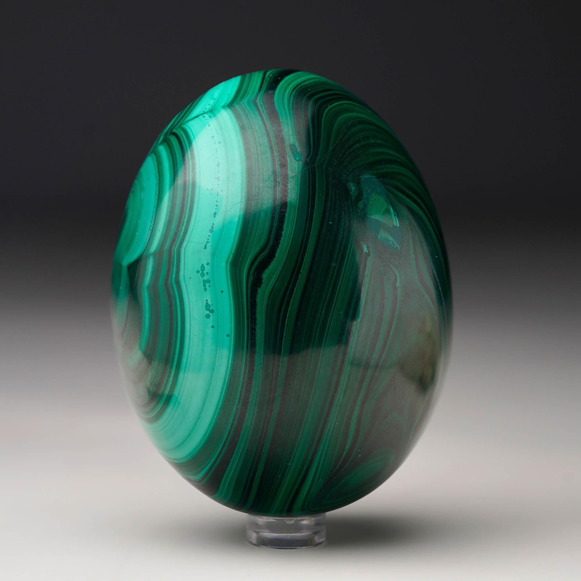 Large Hand-Polished Malachite Egg In New Condition For Sale In New York, NY
