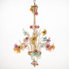 Traditioneller Murano-Kronleuchter im Barockstil des 19. Jahrhunderts mit Blumen