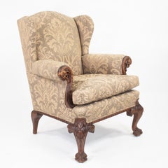 Sillón de orejeras de nogal de estilo Jorge II de finales del siglo XX, diseñado por Mike Bell