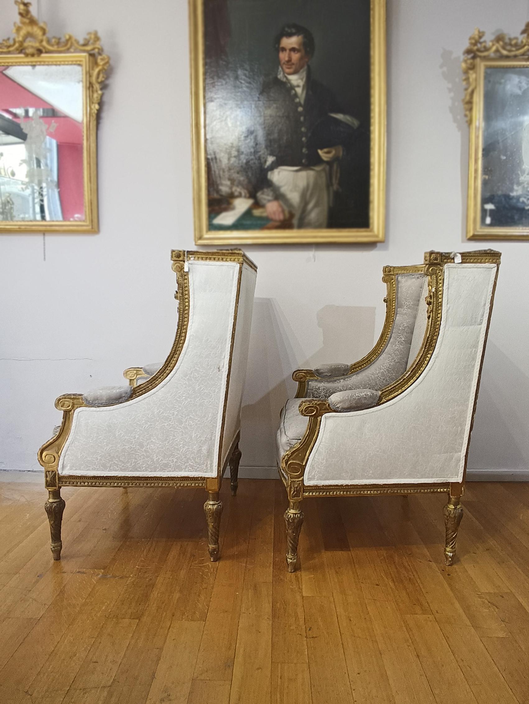 19th CENTURY PAIR OF BERGÈRE ARMCHAIRS (Napoleon III.) im Angebot