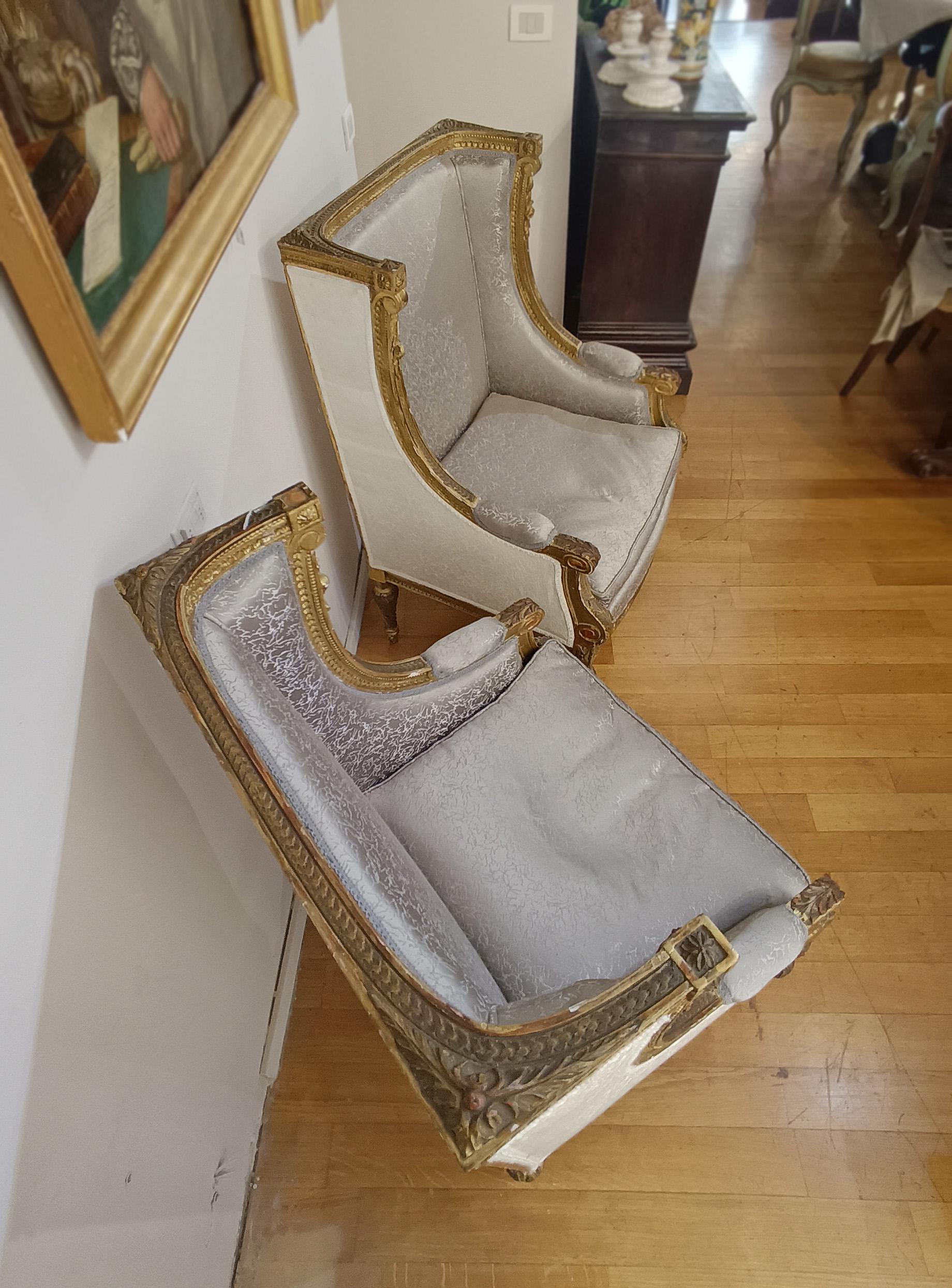 19th CENTURY PAIR OF BERGÈRE ARMCHAIRS im Angebot 3