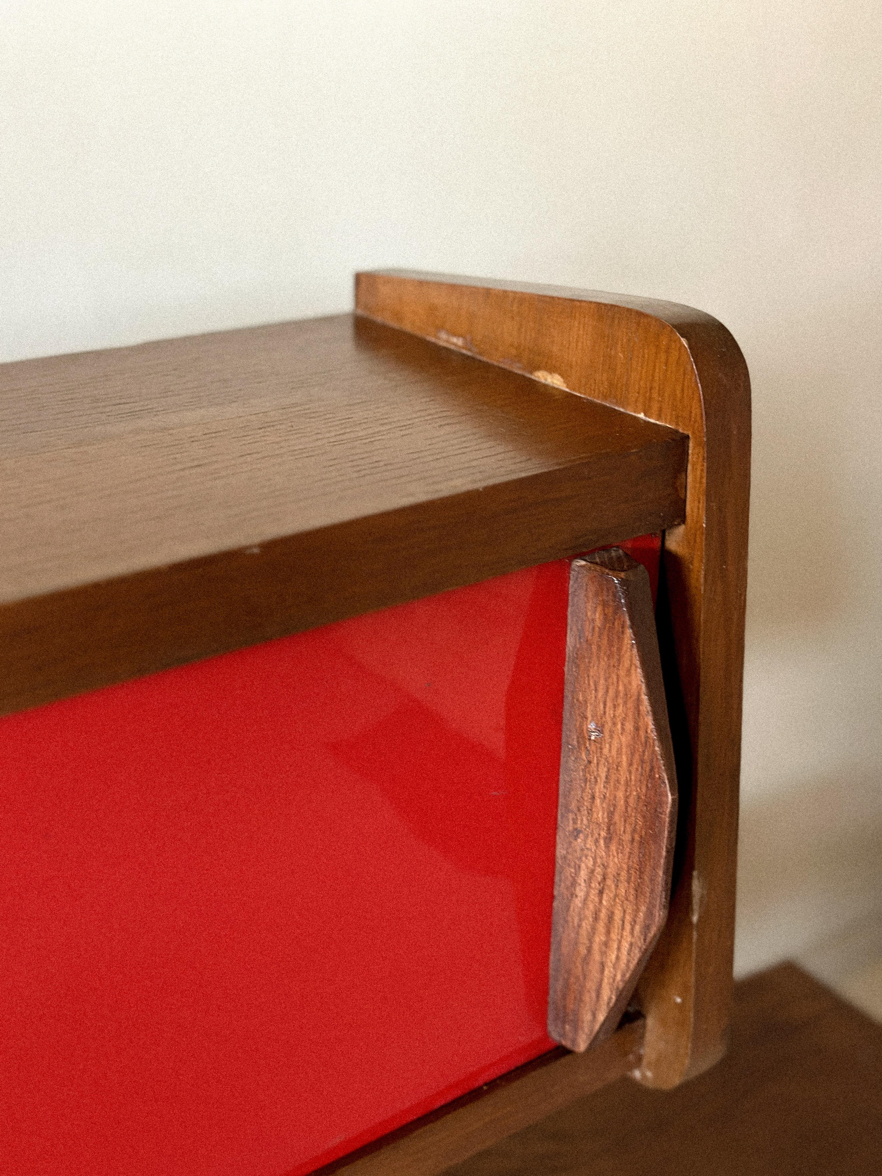 A Mid-Century Bookshelf in style of Charlotte Perriand, France, c. 1950s For Sale 1