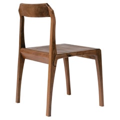 Stuhl aus massivem Walnussholz  