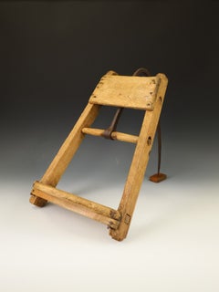 Seltener französischer Buchständer aus Holz im volkstümlichen Stil, ehemals Sitz eines Dachdeckers, um 1800