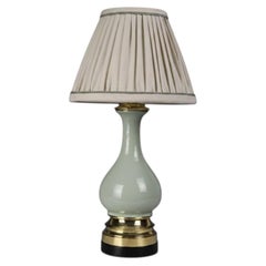 Lampe de table en céramique à émail céladon, de style victorien tardif, vers 1890-1910