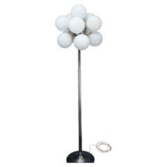 Lampadaire italien vintage de style « Space Age » signé Reggiani, datant des années 1960.