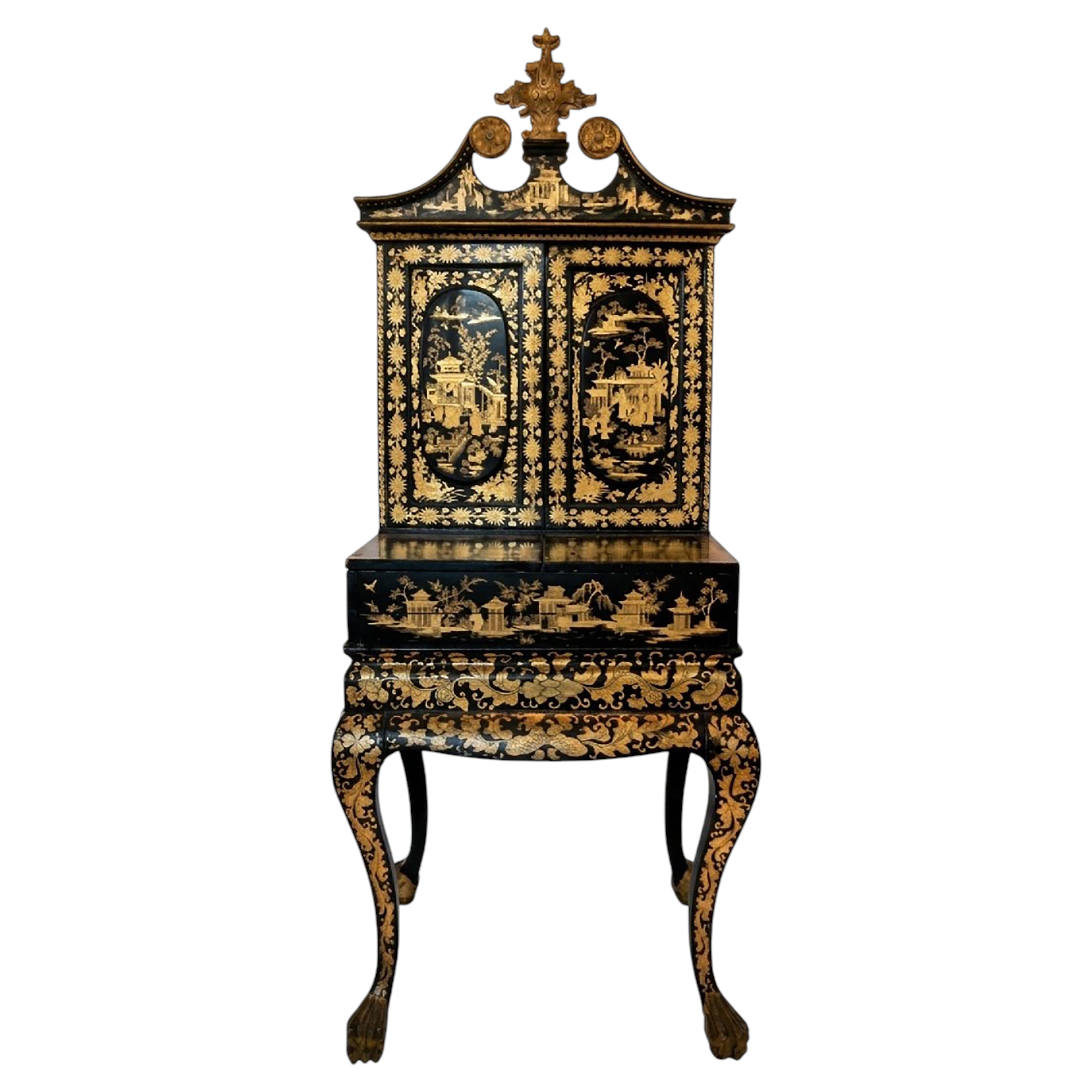 Chinesischer Export-Schrank im Regency-Chinoiserie-Stil mit vergoldetem Lack – Mitte der Qing-Dynastie – um 1820