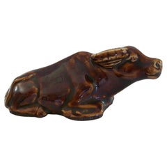 Figurita de cerámica de un buey «okimono» de mediados de siglo — Firmada por 正 Tadashi — Japón — Hacia 1960