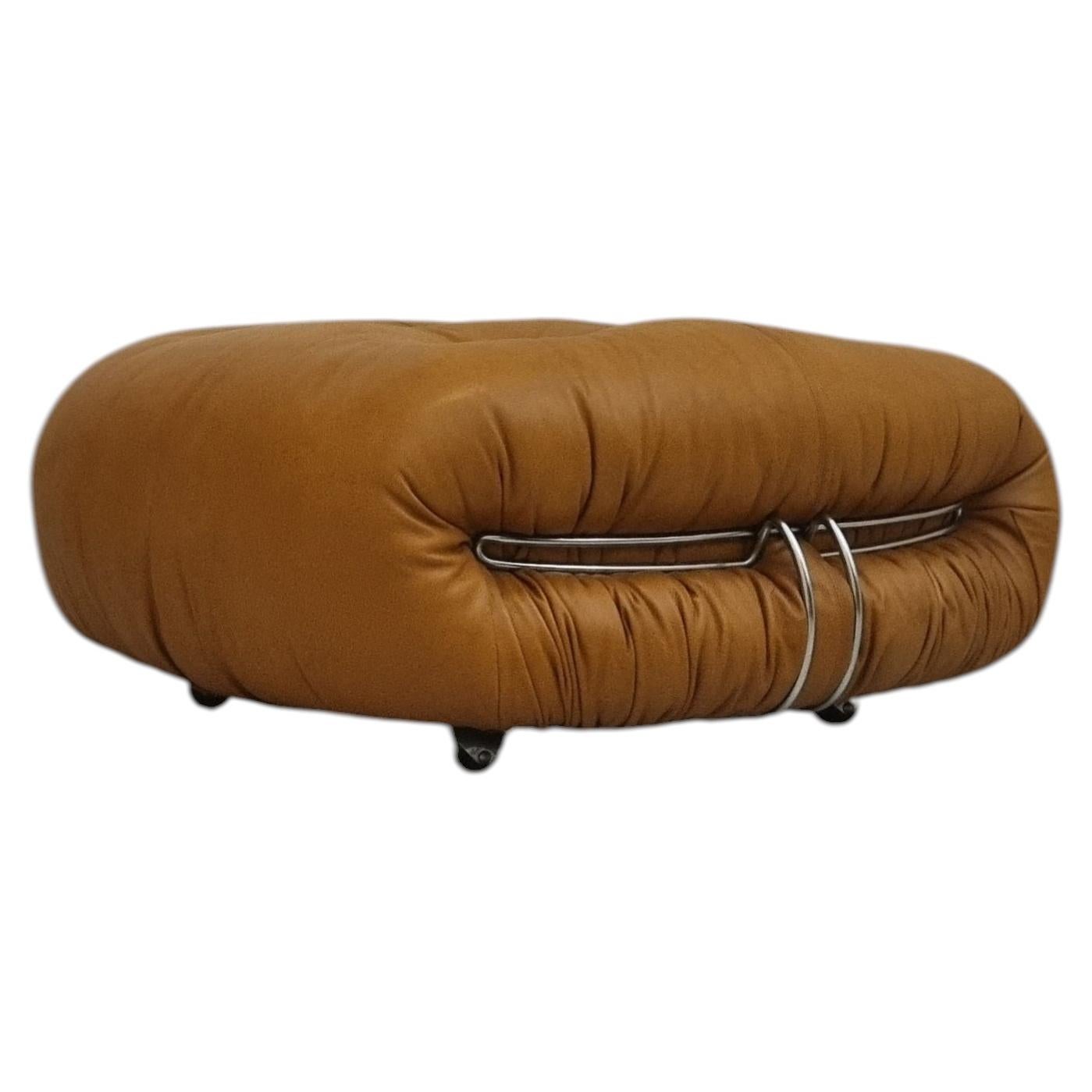 Soriana pouf designed by  Afra and Tobia Scarpa for Cassina 1969 For Sale