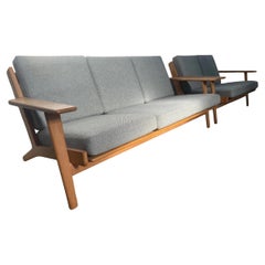Set di divani Hans J. Wegner GE290 a 3 e 2 posti in Oak, stile metà del secolo scorso