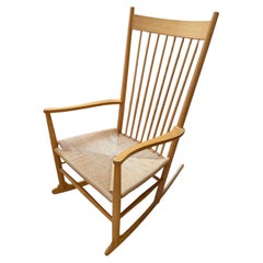 Dänisches Modern: Hans Wegner J16 Schaukelstuhl für FDB Mobler
