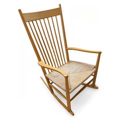 Dänisches Modern: Hans Wegner J16 Schaukelstuhl für FDB Mobler