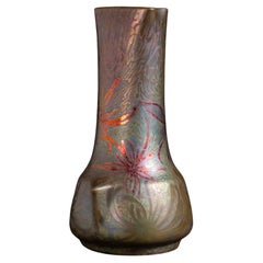 Vase à motif floral irisé Art Nouveau Spider Mum de Clement Massier