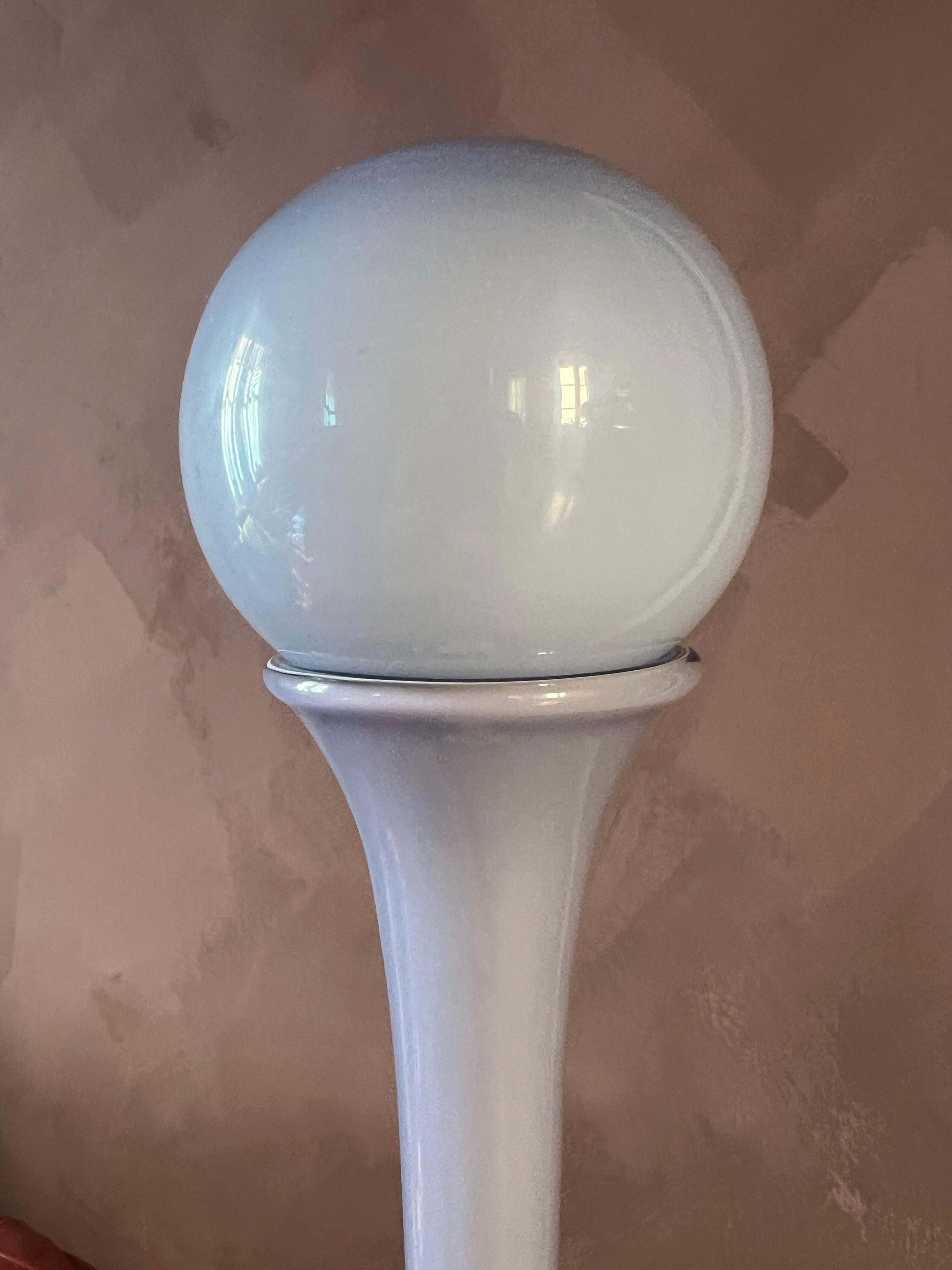 Vase en aluminium italien moderne du milieu du siècle  Une œuvre d'art des années 1970 en vente 48