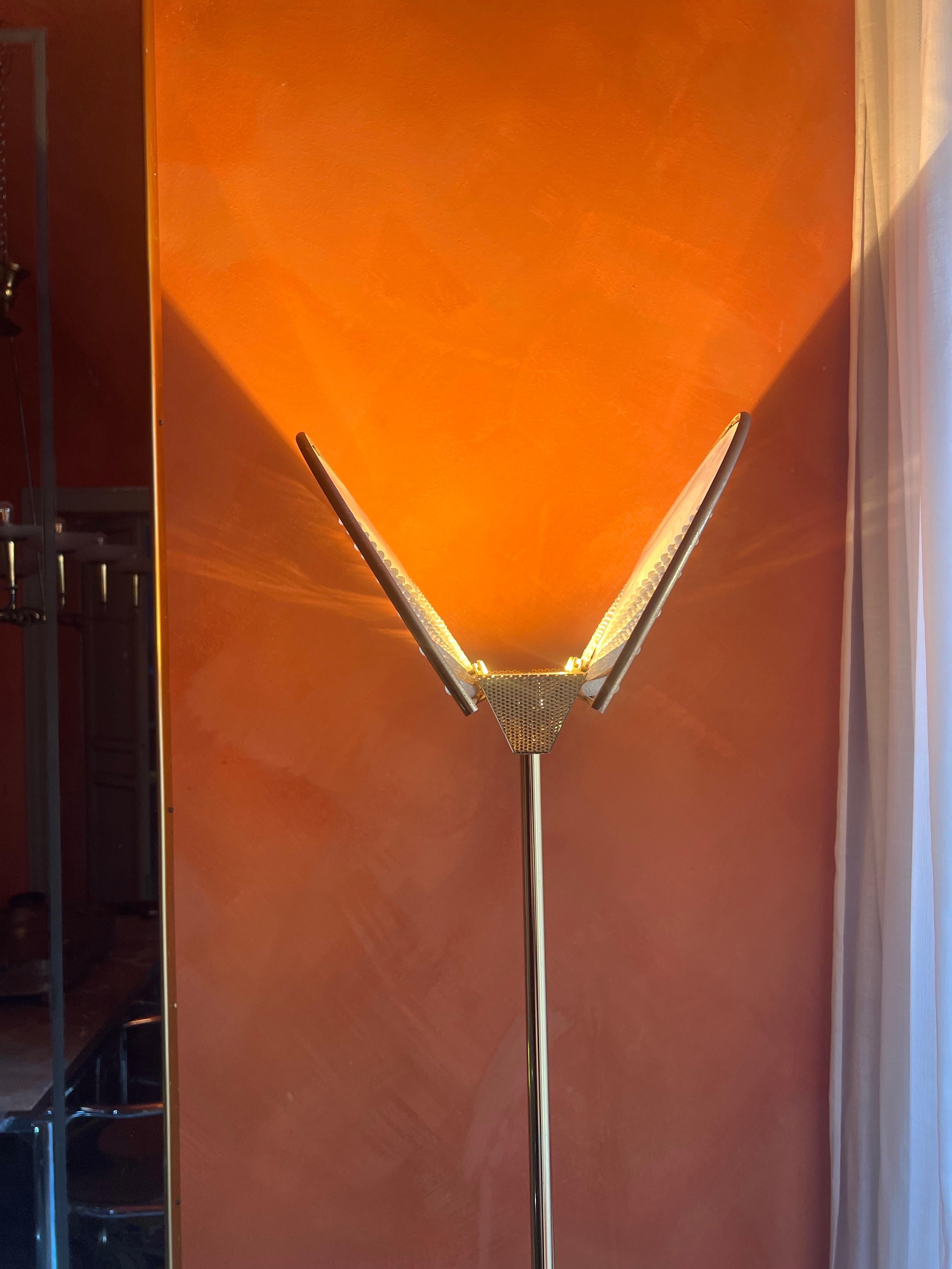 Vase en aluminium italien moderne du milieu du siècle  Une œuvre d'art des années 1970 en vente 58
