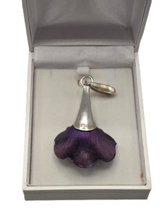 Pendentif vintage bleu à motif floral en argent massif