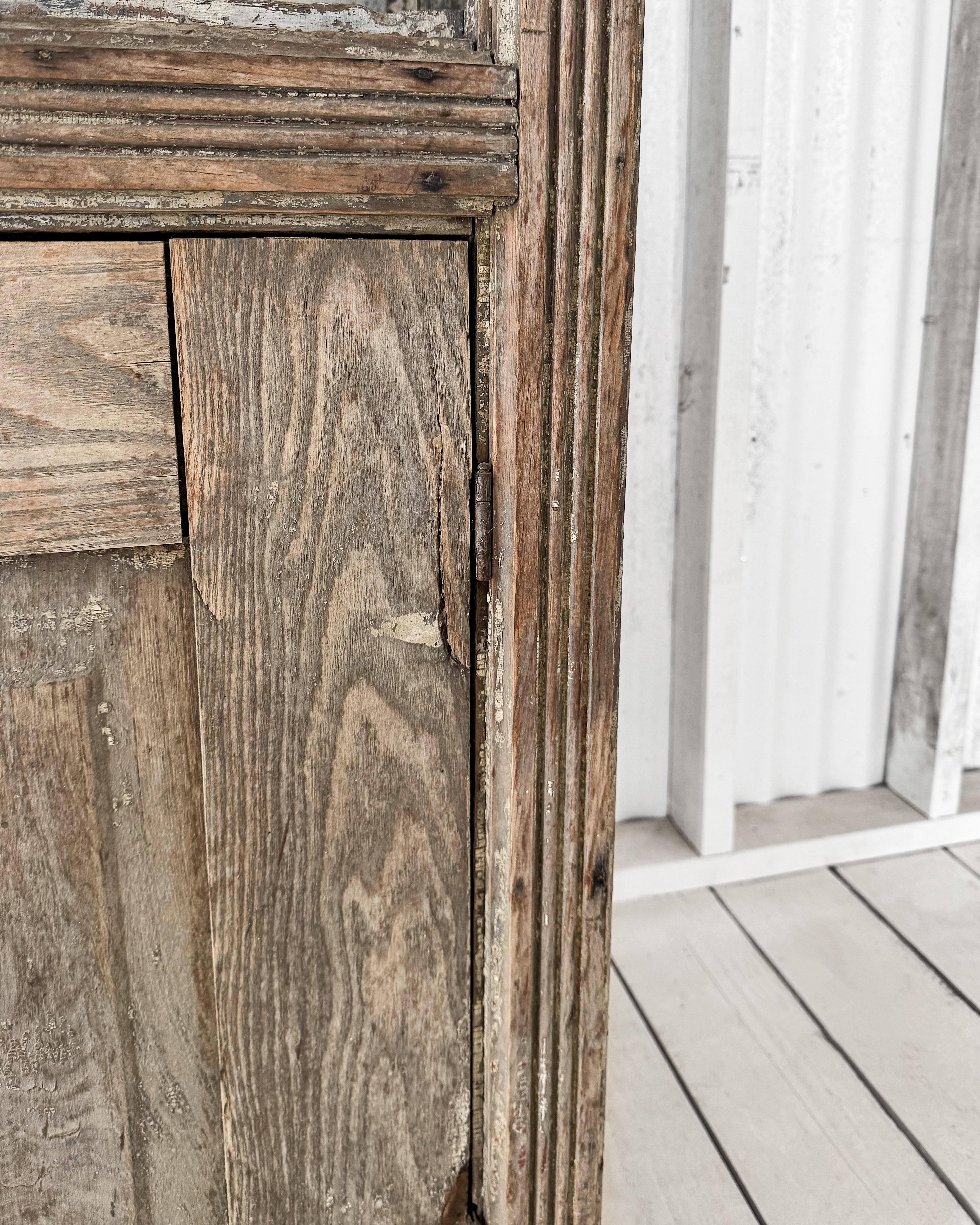 Antique Primitive 4 Door Cupboard with Worn Paint For Sale 8