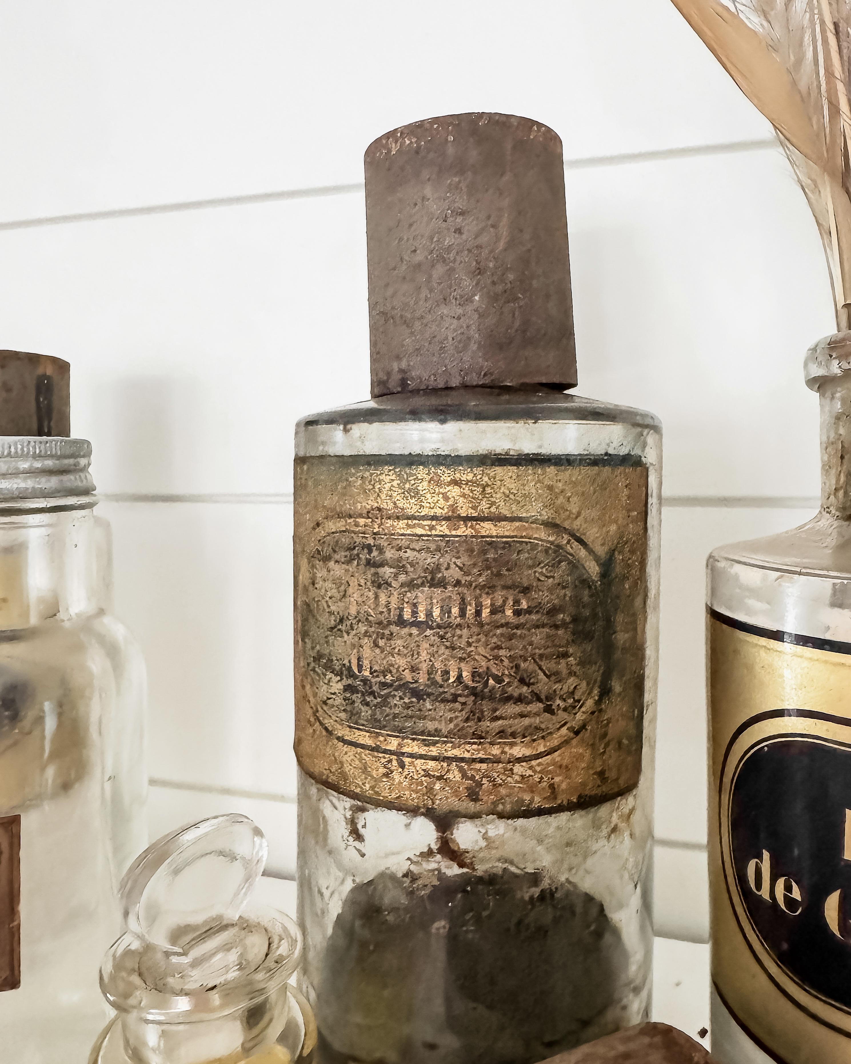 Set of 10 19th and 20th Century French Apothecary Bottles For Sale 2