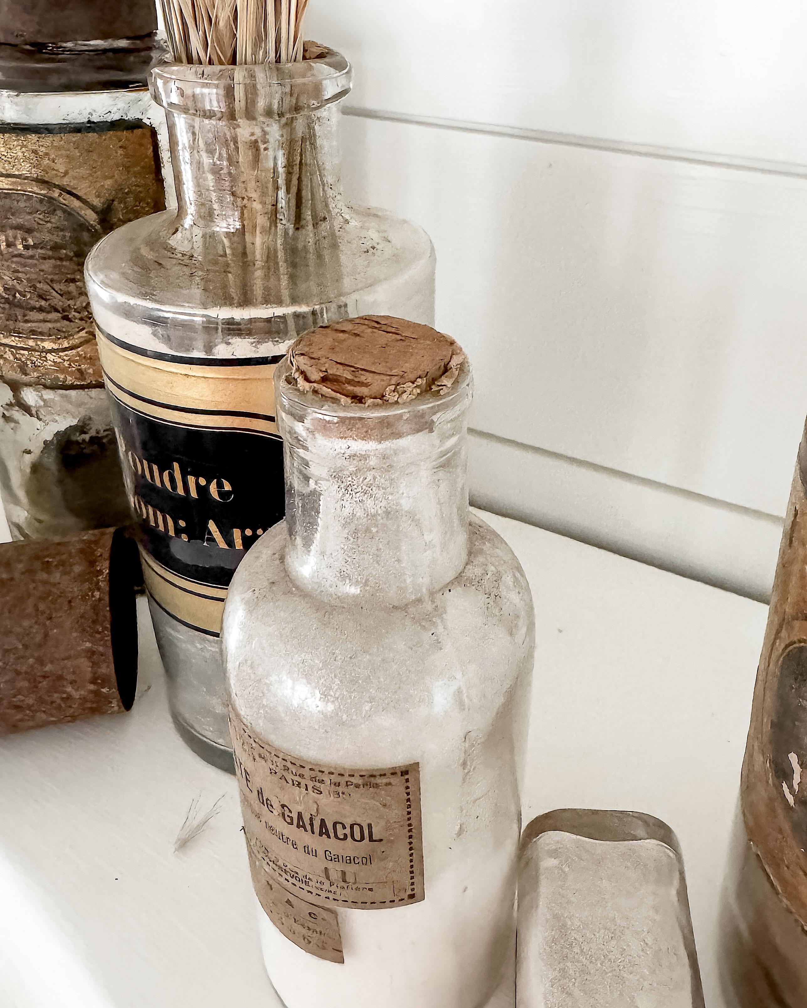 Set of 10 19th and 20th Century French Apothecary Bottles For Sale 7