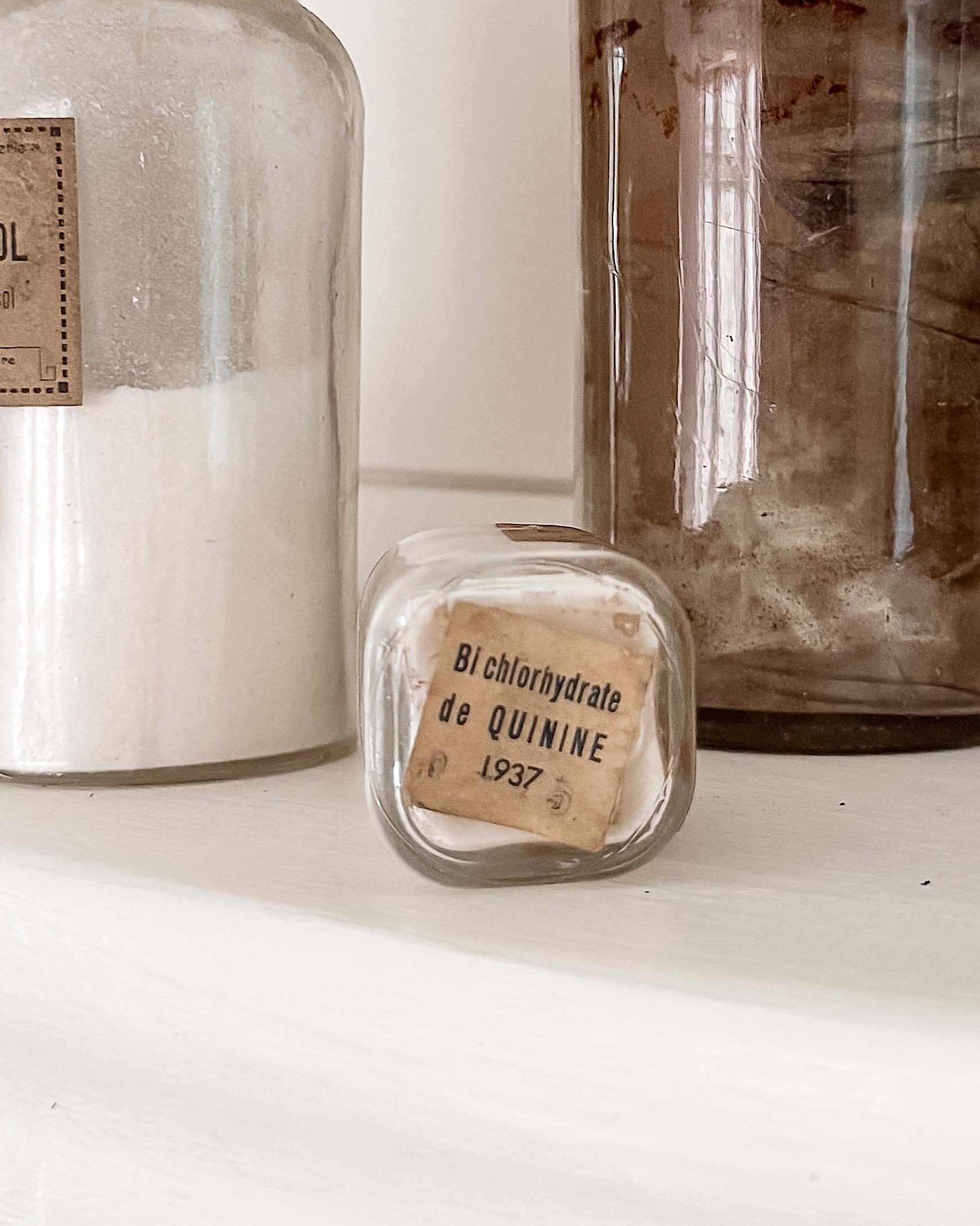 Set of 10 19th and 20th Century French Apothecary Bottles For Sale 12