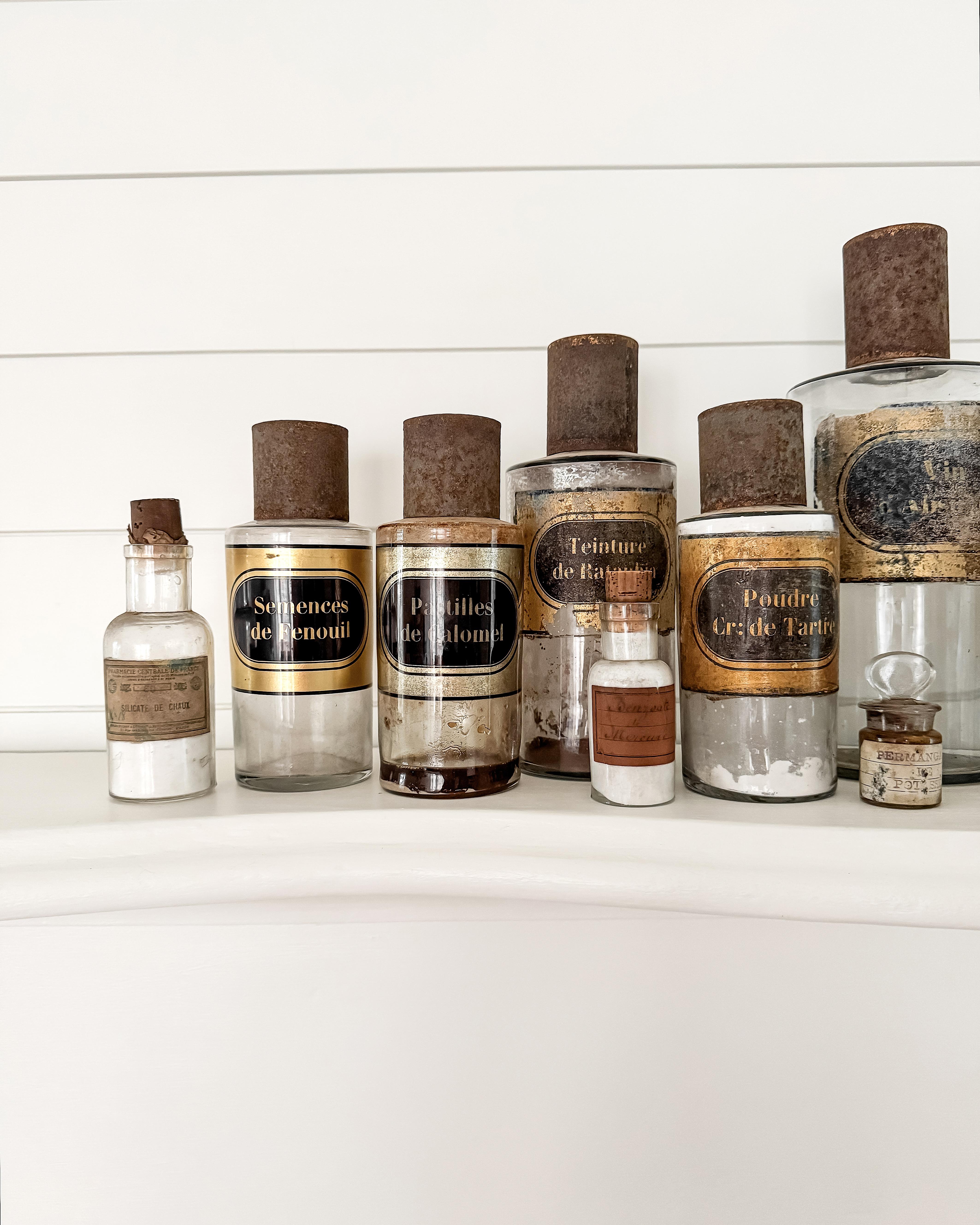 Set of 14 19th and 20th Century French Apothecary Bottles In Good Condition For Sale In Mckinney, TX