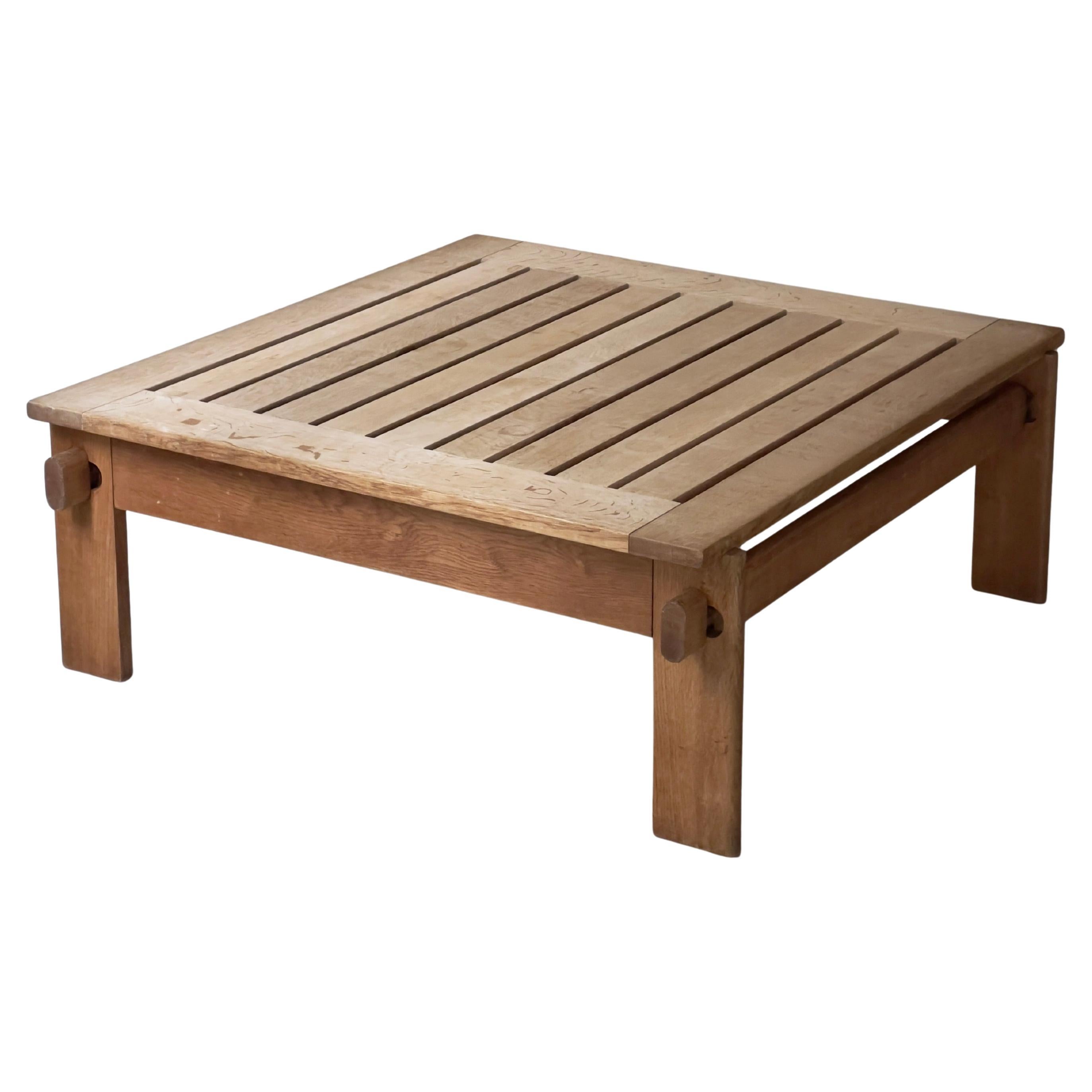 Rare Table basse originale en chêne massif, Design/One Danemark années 60 en vente