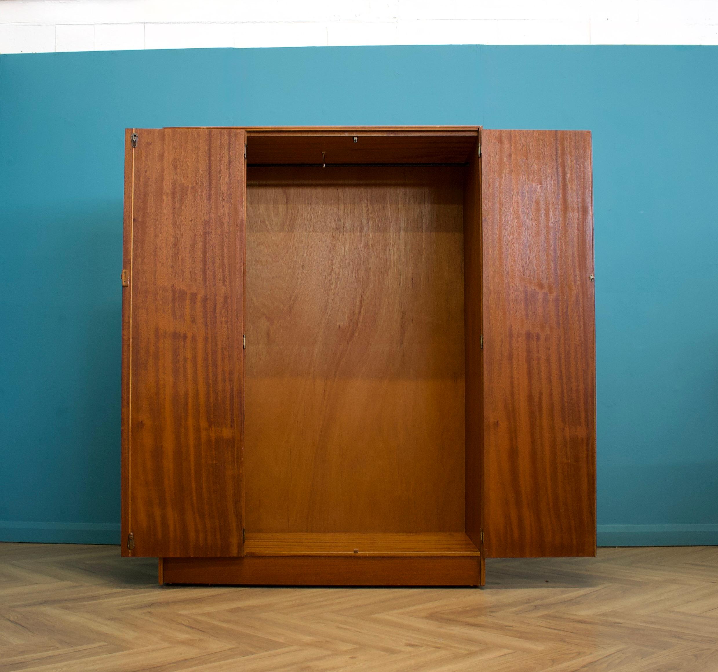 Teak Armadio doppio in teak di Austinsuite, anni '60 in vendita