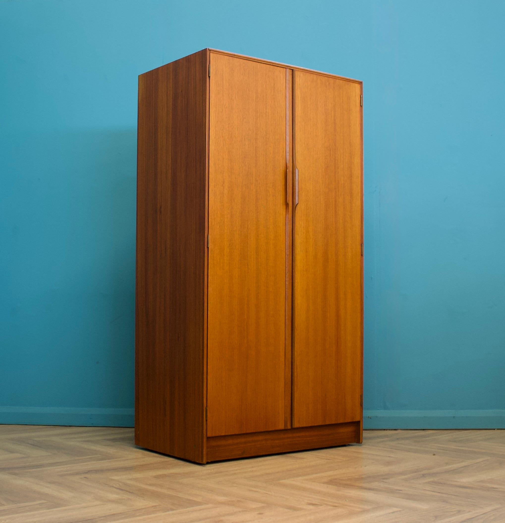 Teak Double Wardrobe from Austinsuite, 1960s In Good Condition For Sale In South Shields, GB
