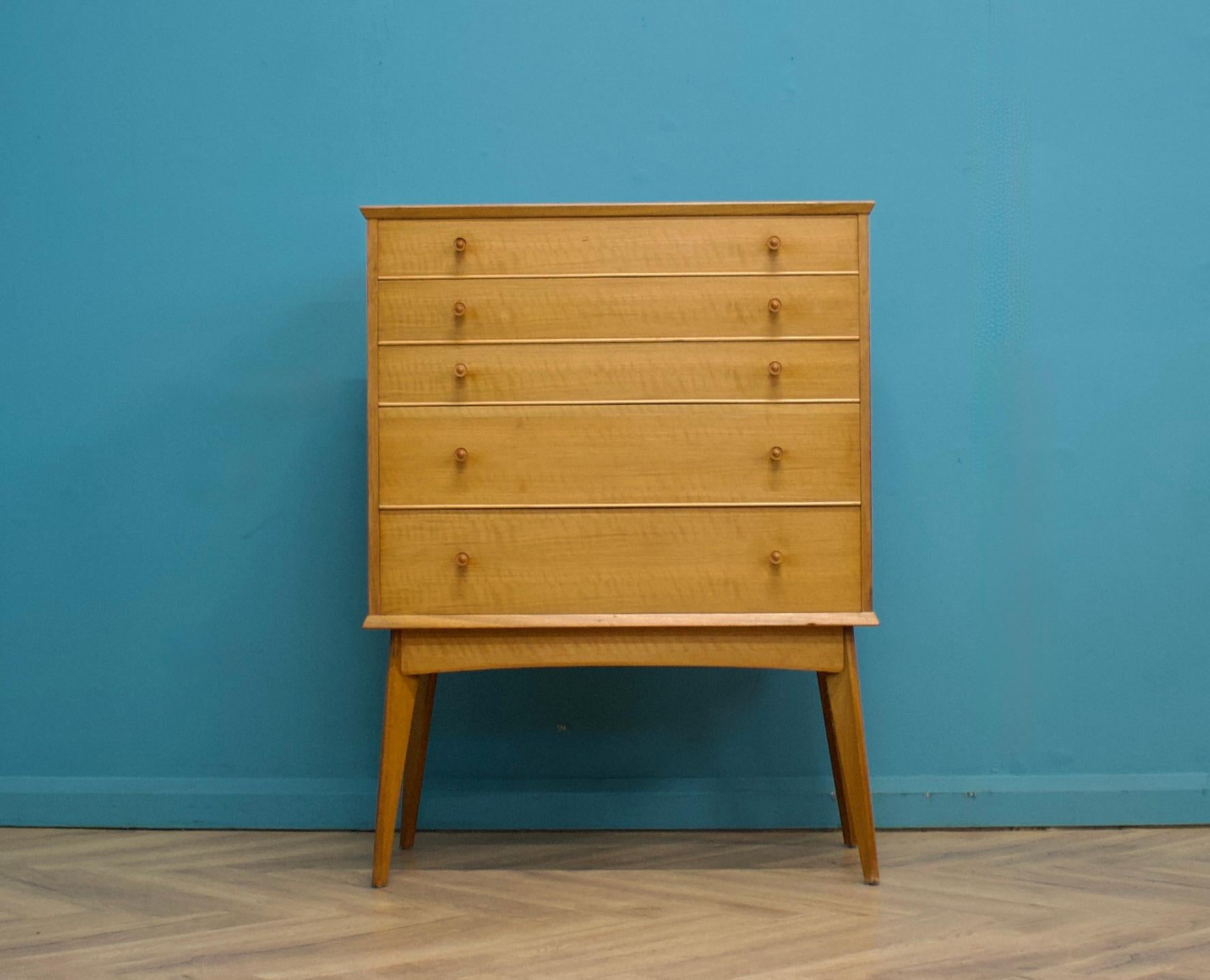 Mid-Century Modern Mid-Century Walnut Chest of Drawers by Alfred COX for Heals, 1950s For Sale