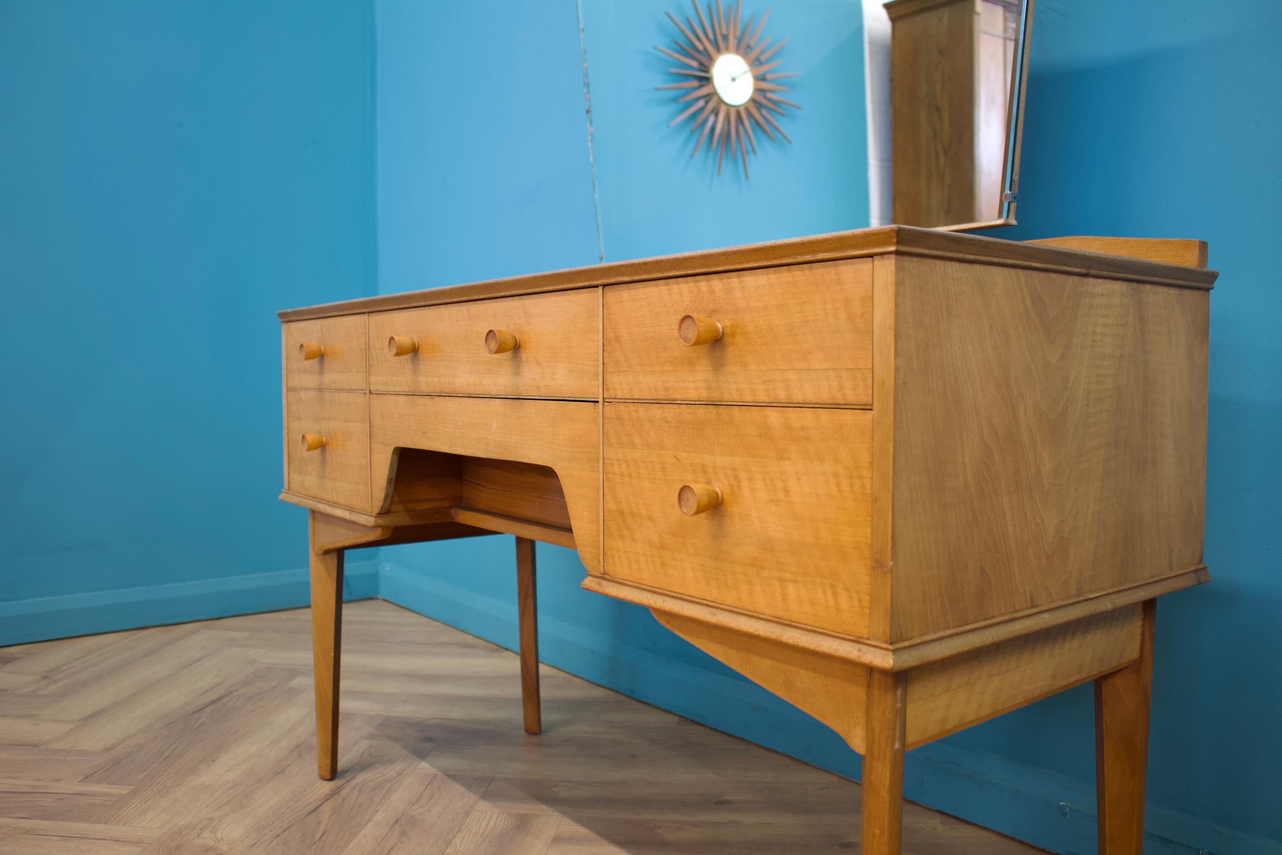 Veneer Mid Century Dressing Table in Walnut by Alfred COX for Heals, 1950s For Sale
