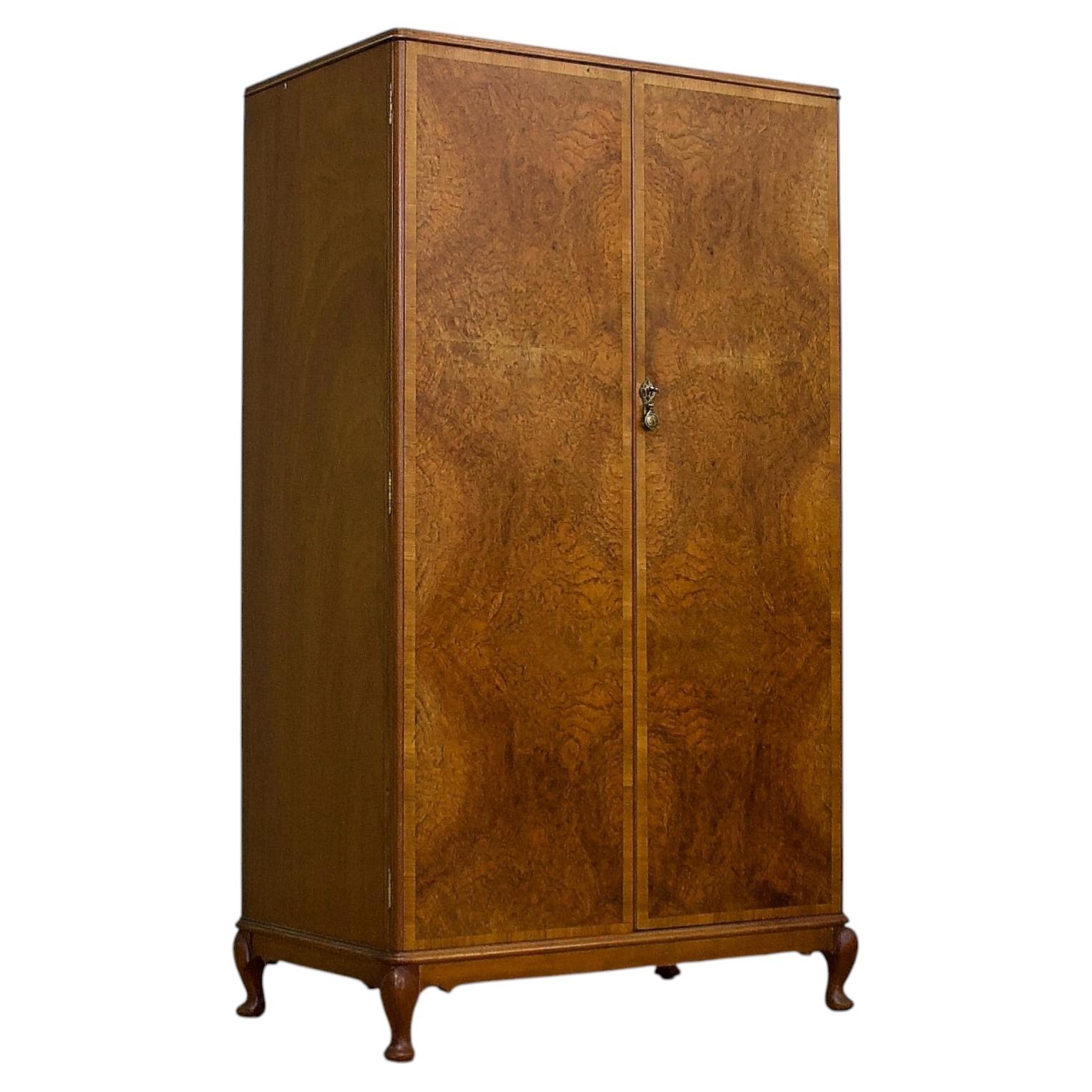 Armoire compacte vintage Art déco en noyer burlé, années 1930