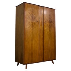 Vintage-Kleiderschrank aus Walnussholz von William Lawrence, 1950er Jahre