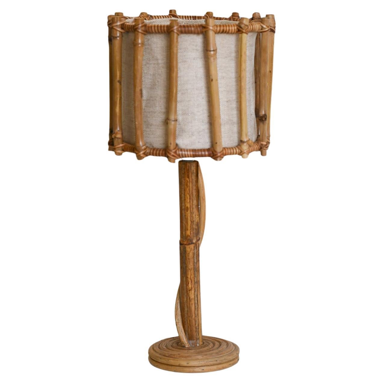 Rattan-Tischlampe mit Bambusschirm