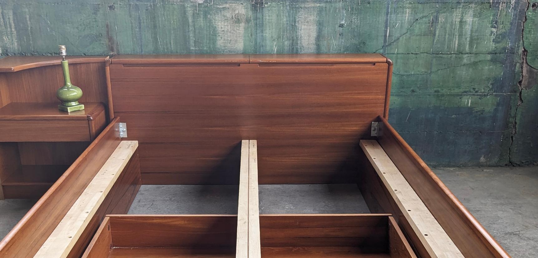 60s 70s Danish Modern Mid Century Teak Queen Bed w/ Excnt Storage + End Table For Sale 3