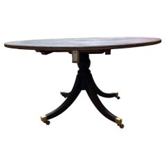 Table circulaire à plateau basculant en acajou noir à bandes croisées et à rebords