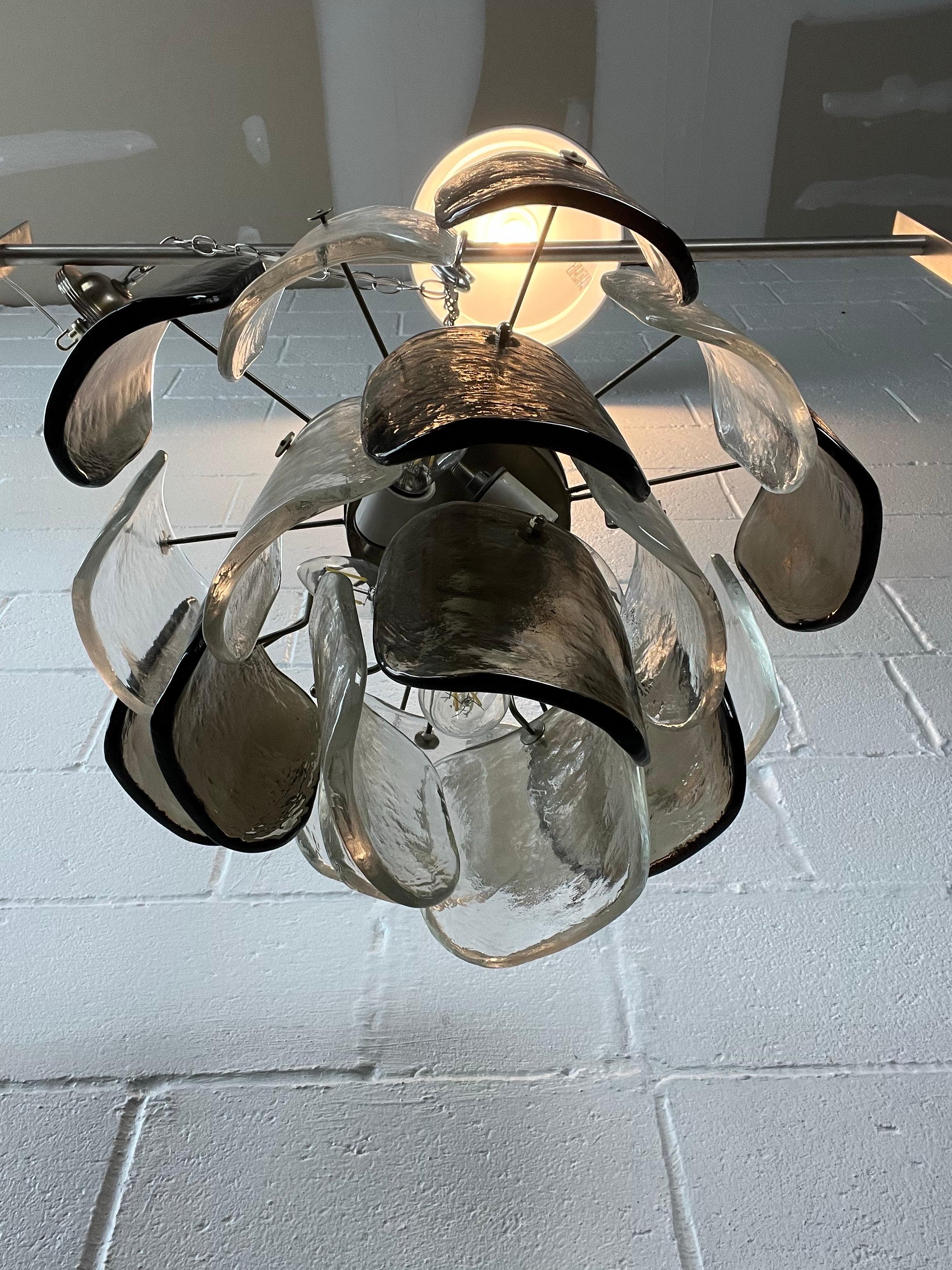 Italiano J.T. Lampadario Kalmar a pannelli trasparenti e fumé in vendita