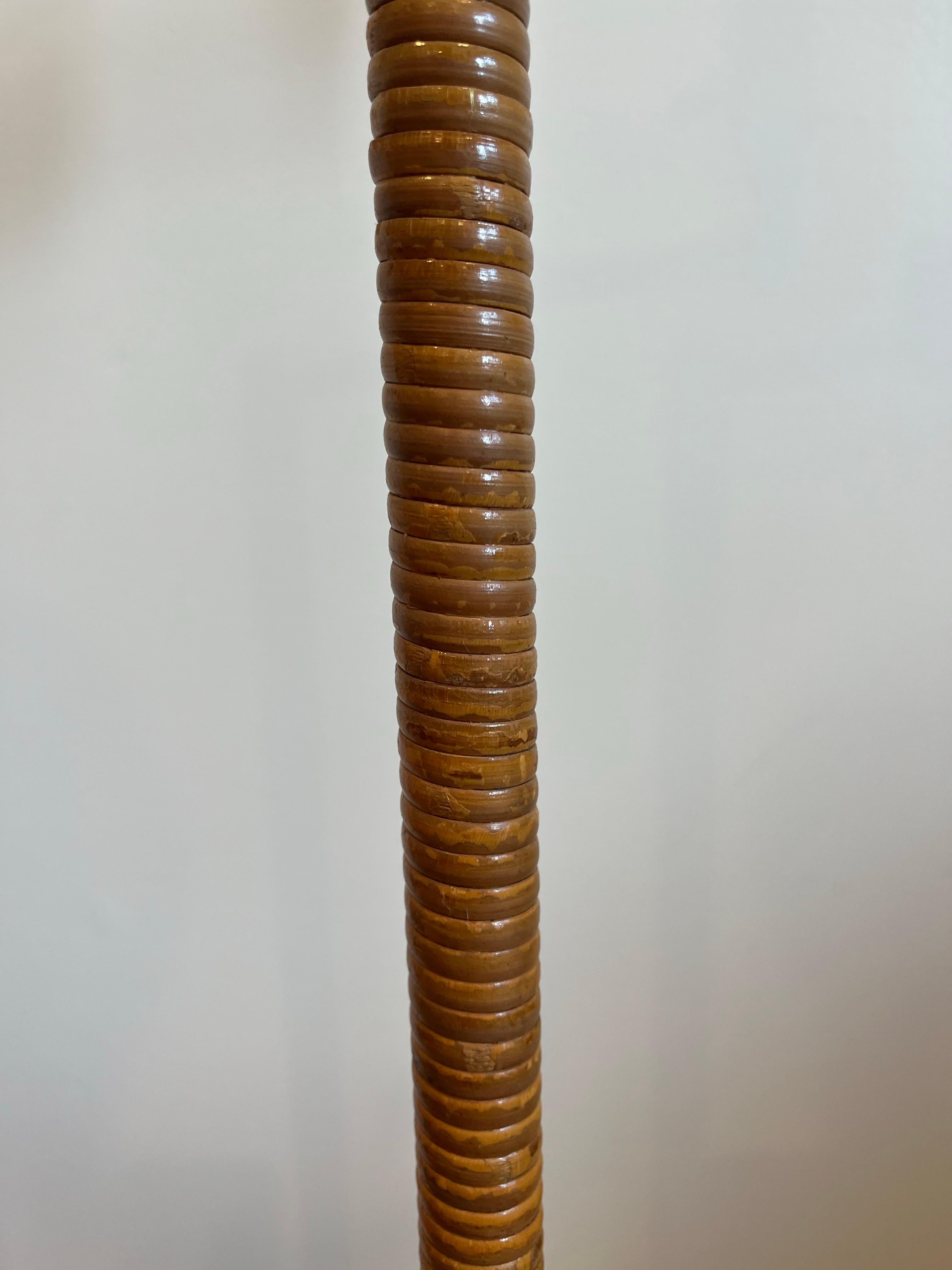 Mid-Century Modern Rattan and Brass Swing Arm Floor Lamp en vente 2