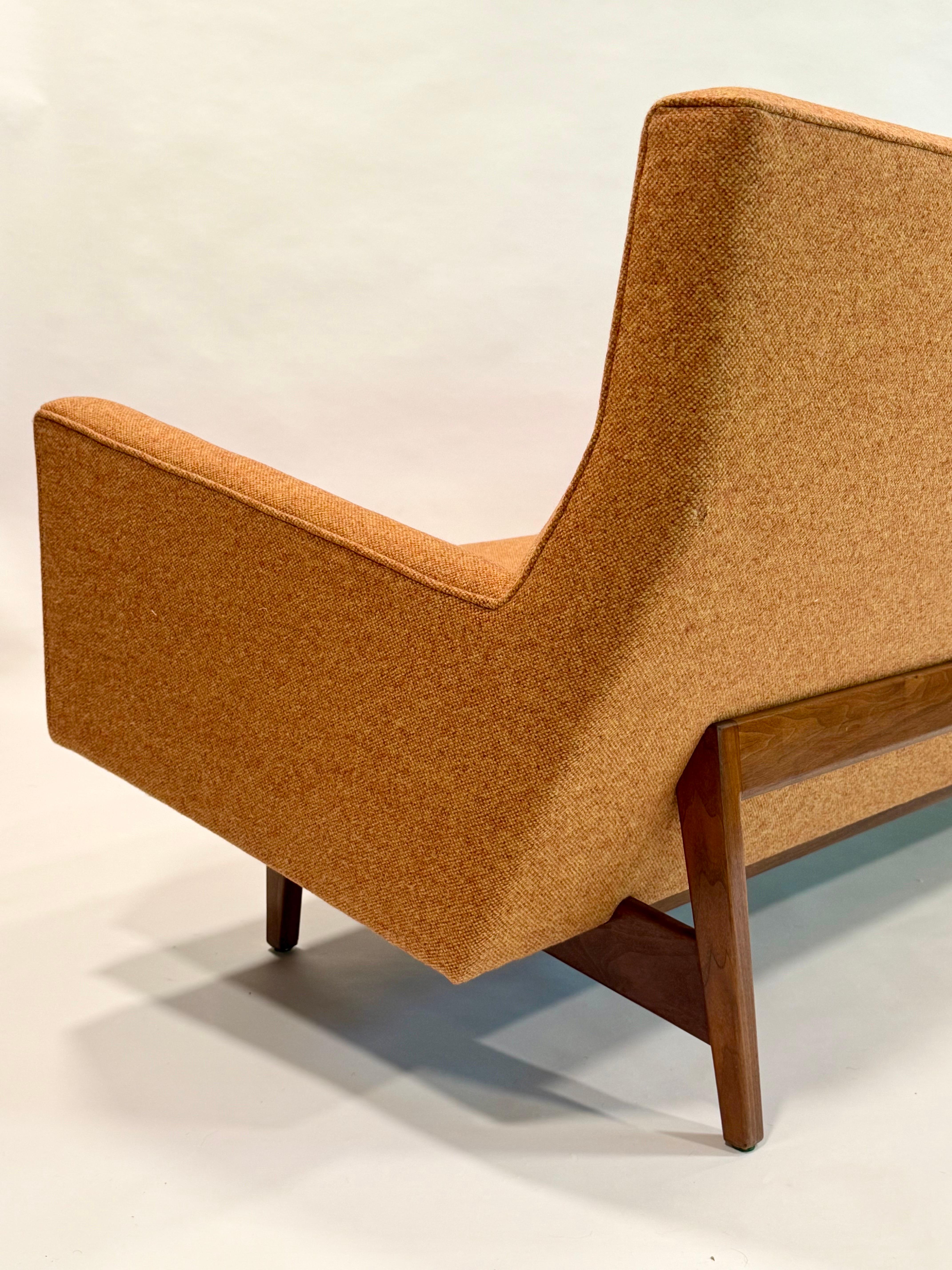 Iconic Jens Risom Modern Floating Sofa c1962 In Good Condition For Sale In Oakland, CA