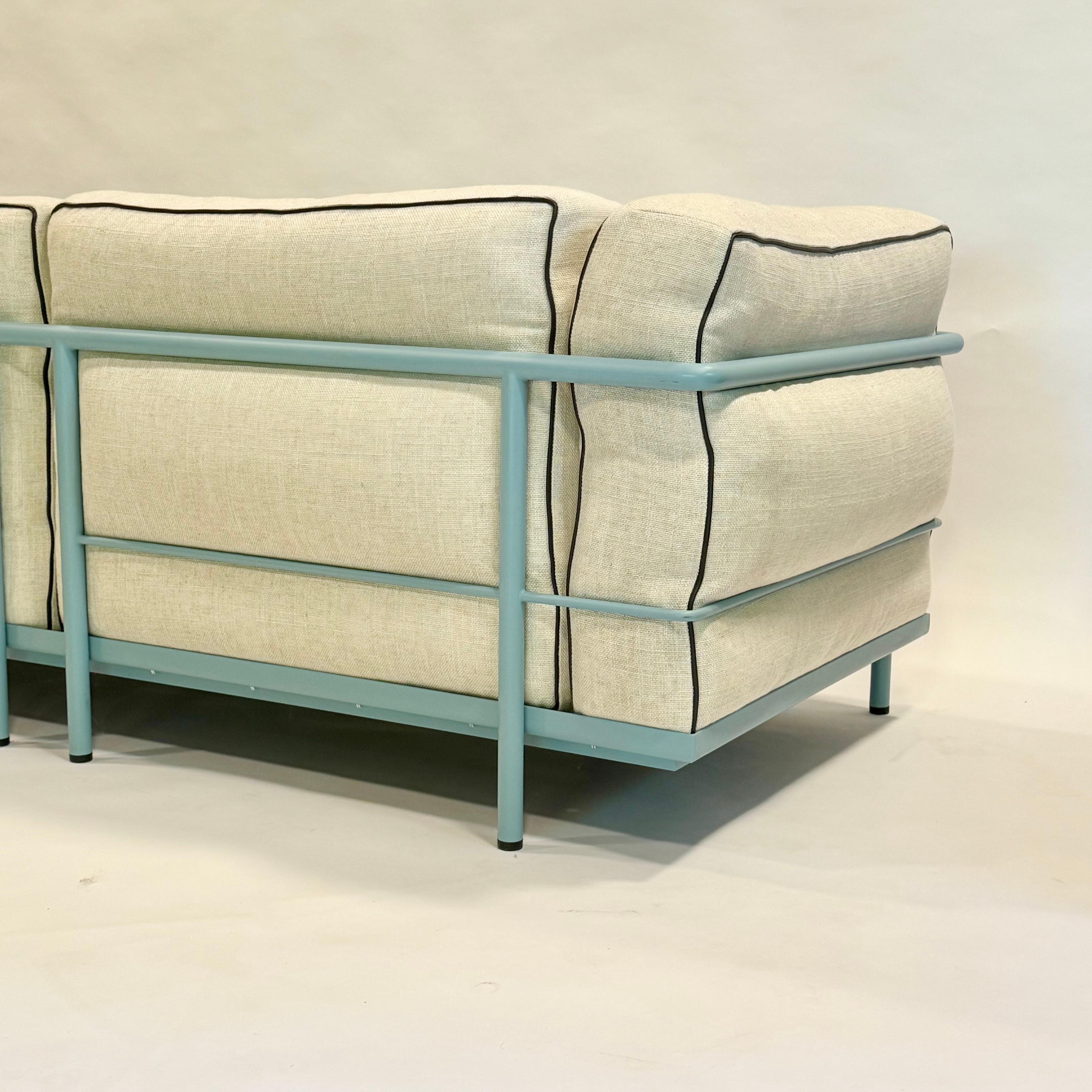 Le Corbousier LC2 Fauteuil Grand Confort, Grand Modéle Custom Cassina For Sale 5